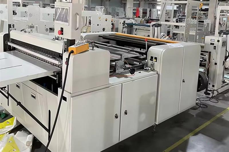 PVC PET Films Plastic Composites Sheet Cutting Machine